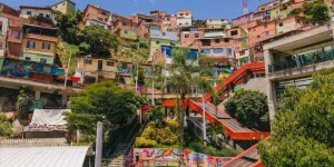 Graffitour Comuna 13 - Imagen 1